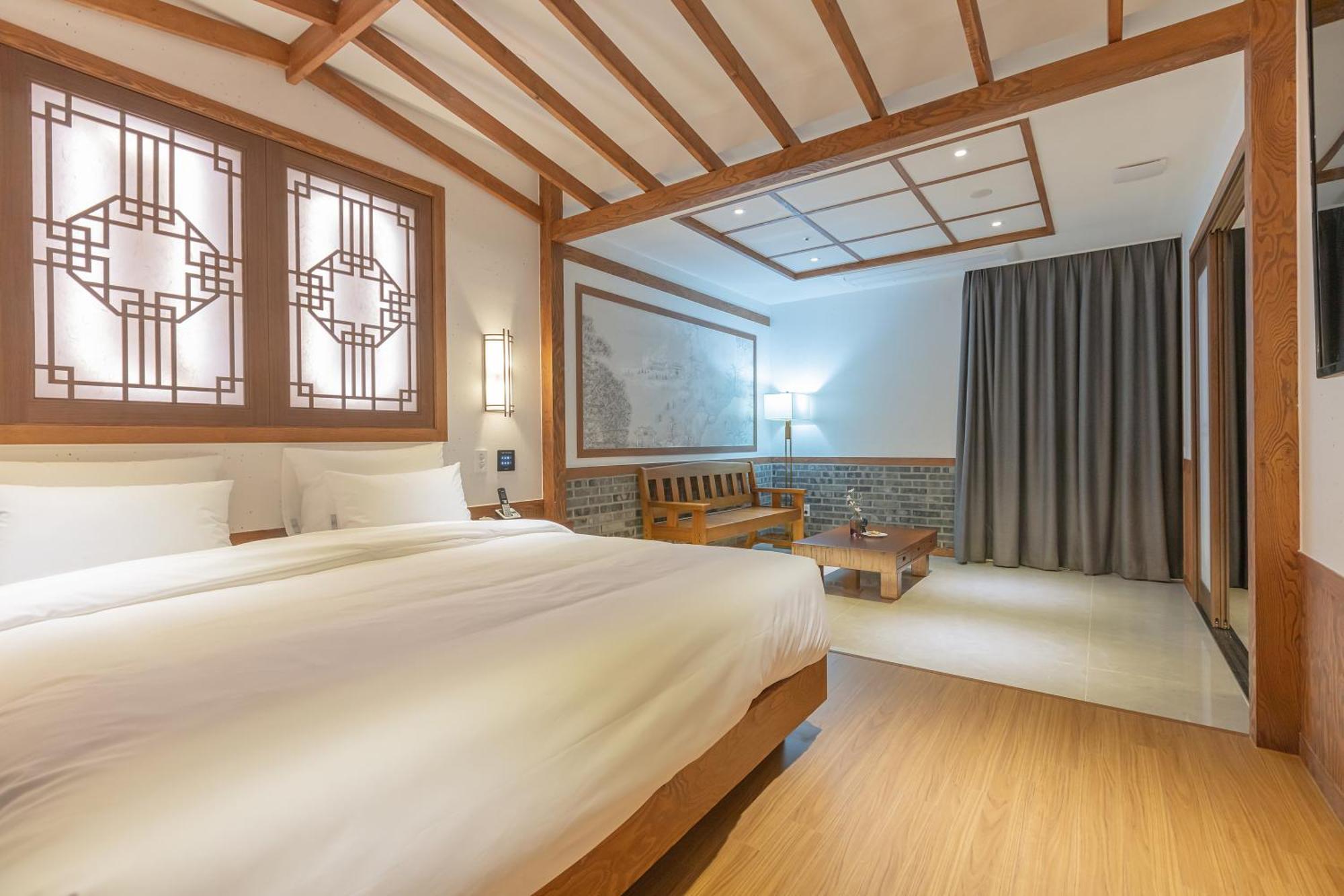 Nomad Hotel Gimhae Exterior foto